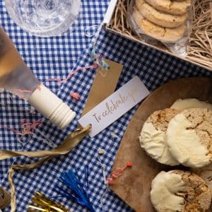 Biscuit Wedding Favours – Luxury Personalised Biscuit Gifts for Weddings