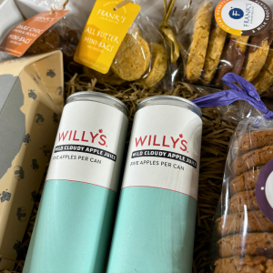 Luxury Apple Juice Gift Hamper – Premium Cold-Pressed Apple Juice